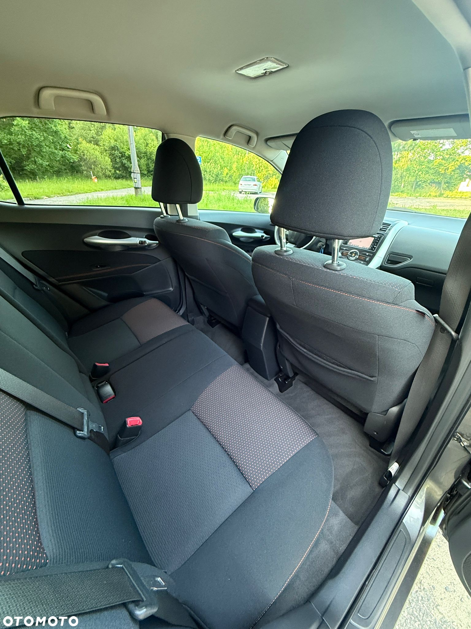 Toyota Auris 1.6 Life+ - 12