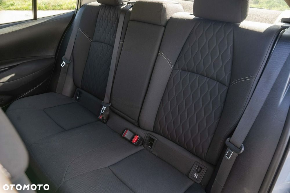 Toyota Corolla 1.8 Hybrid Comfort - 28