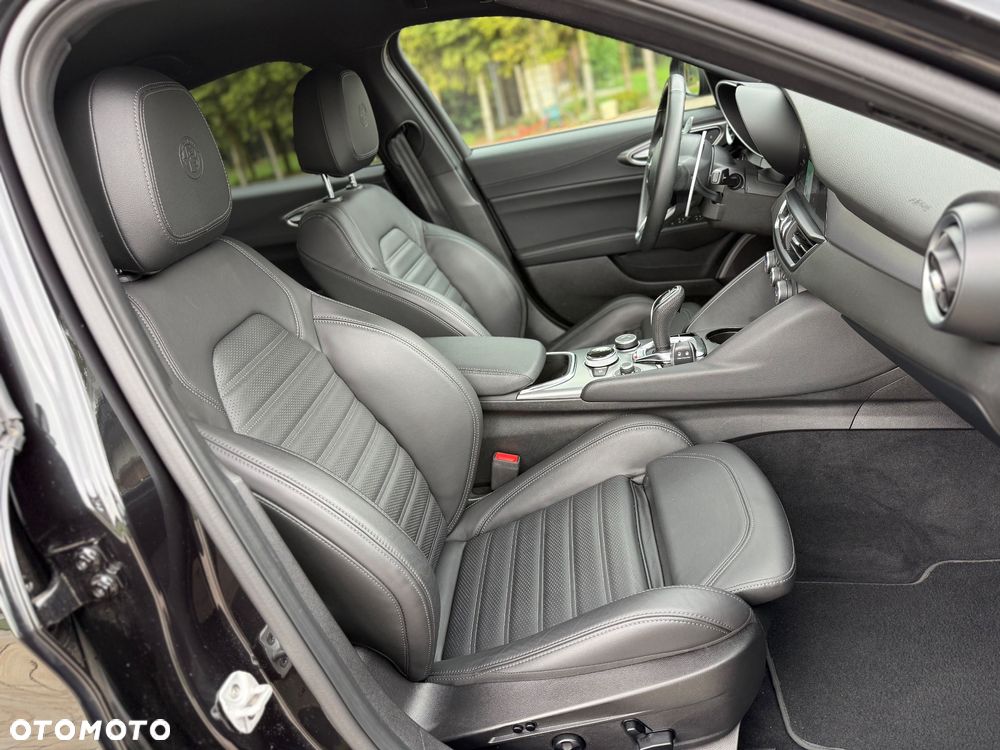 Alfa Romeo Giulia 2.0 Turbo Veloce Q4 - 23