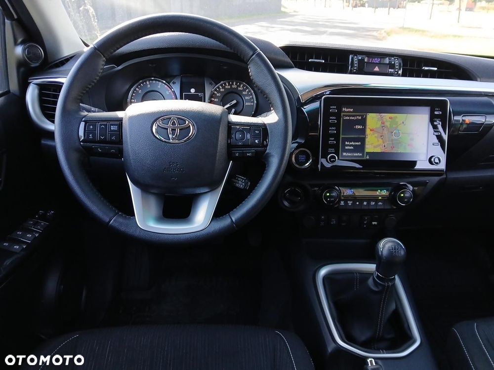 Toyota Hilux 2.8 D-4D Double Cab SR5 4x4 - 29