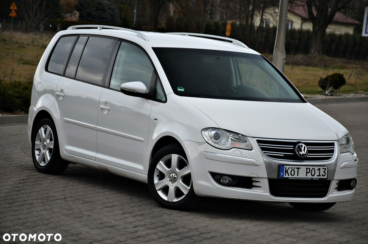 Volkswagen Touran - 1