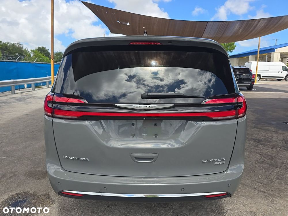 Chrysler Pacifica - 6