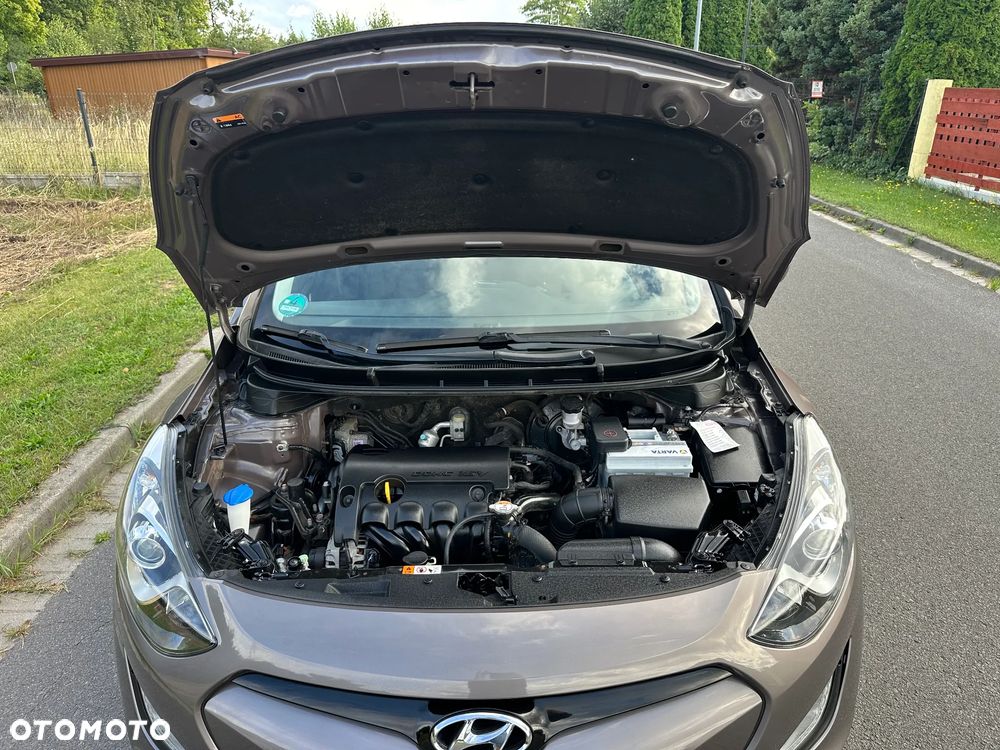 Hyundai i30 i30cw 1.4 Advantage - 12