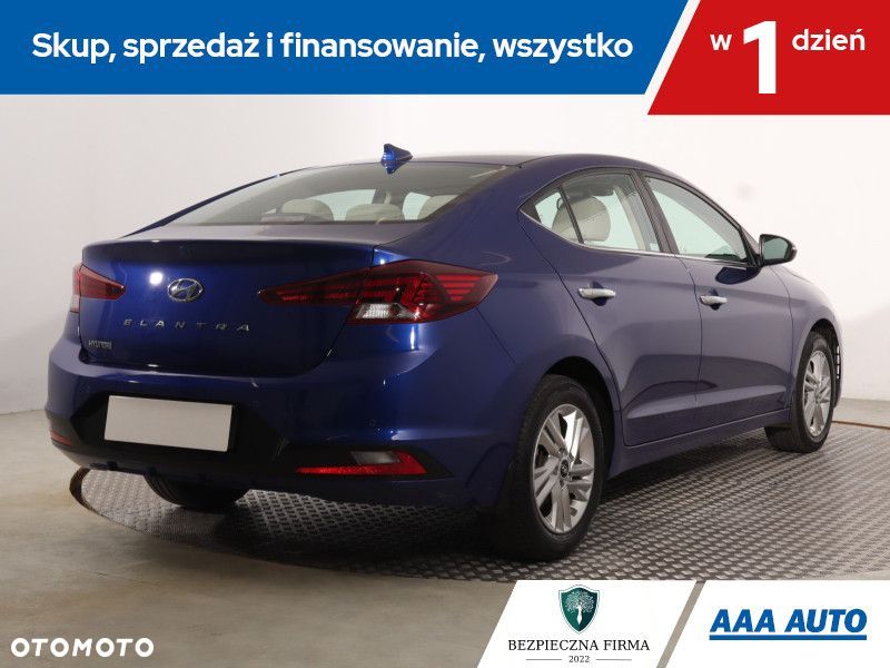 Hyundai Elantra - 7