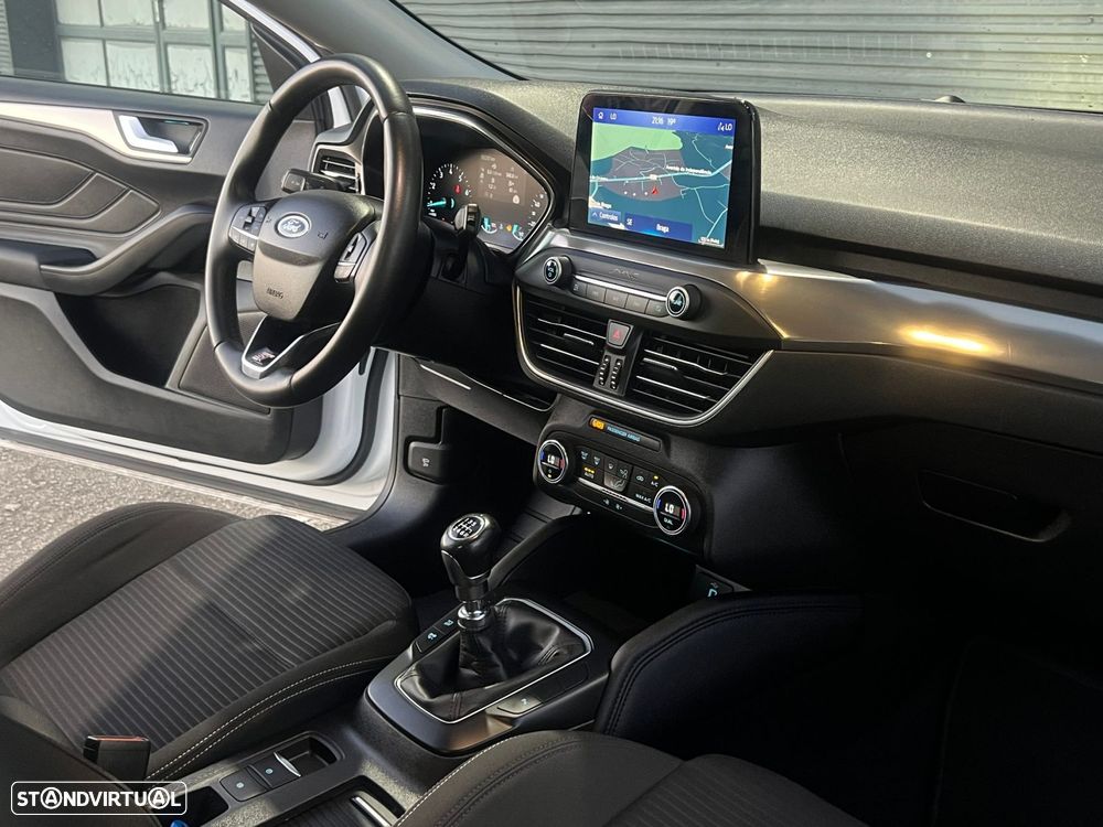 Ford Focus SW 1.0 EcoBoost ST-Line - 23