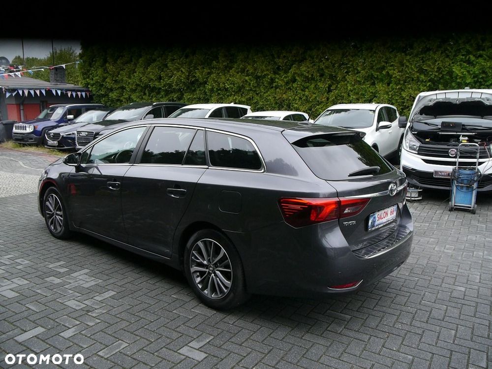 Toyota Avensis 2.0 D-4D Premium - 15