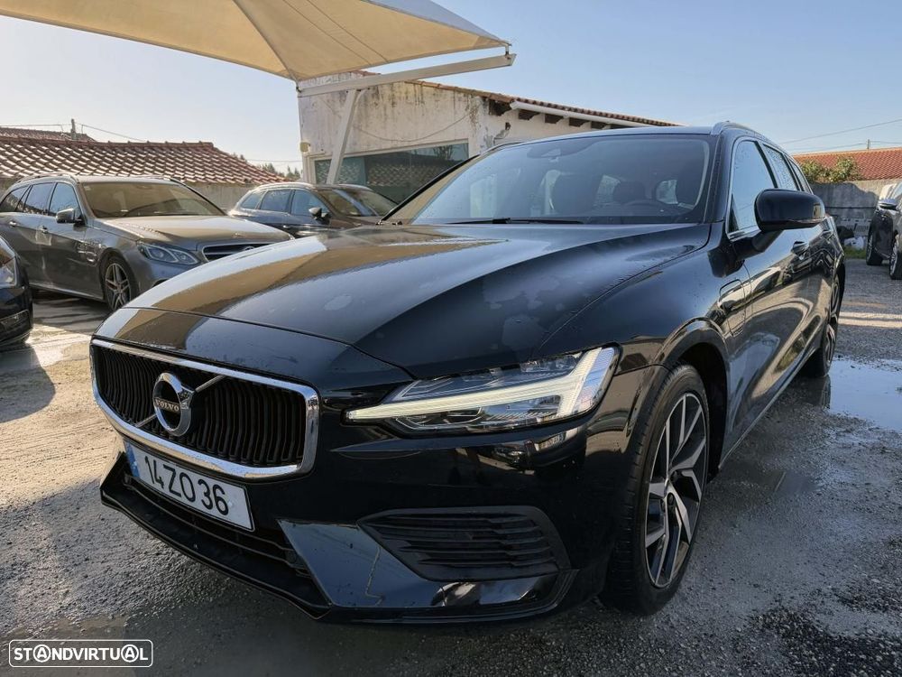 Volvo V60 2.0 T8 AWD TE Momentum Plus - 4