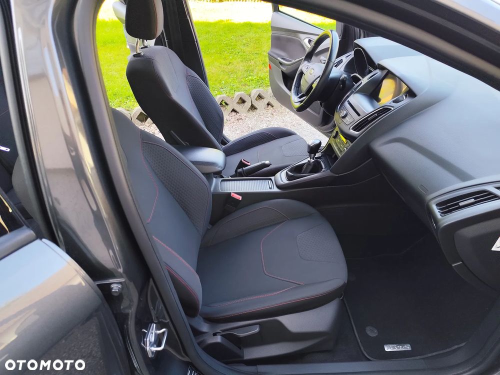 Ford Focus Turnier 1.5 EcoBoost Start-Stopp-System ST-Line - 17