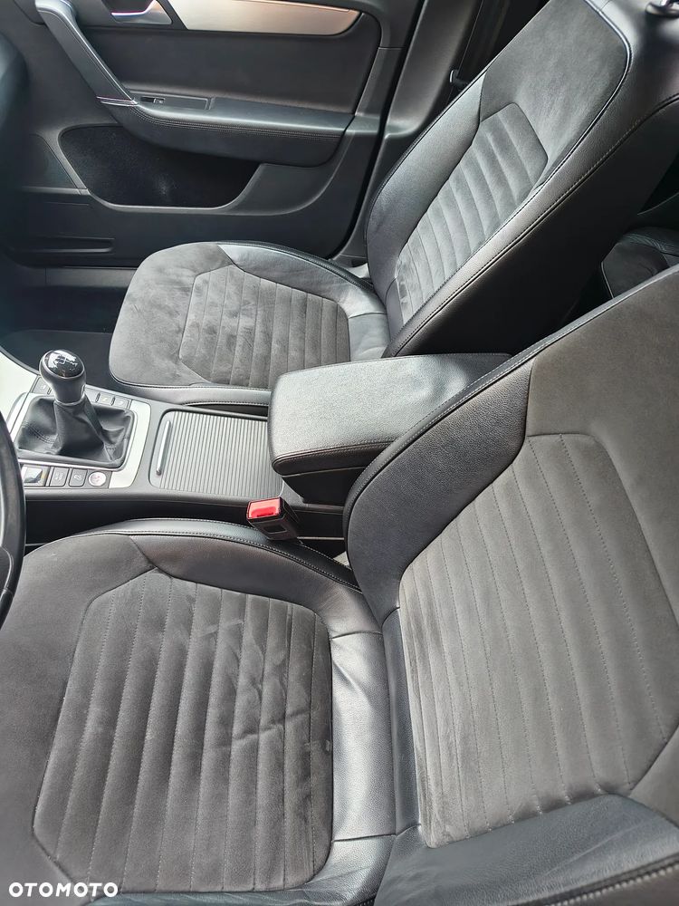 Volkswagen Passat 2.0 TSI Highline - 17