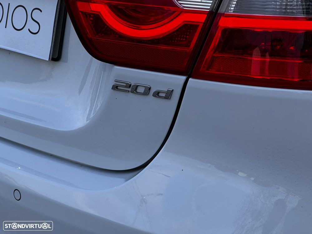 Jaguar XE 20d Aut. Pure - 16