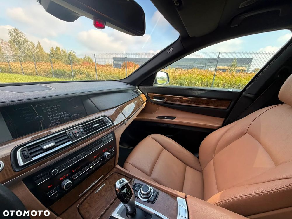 BMW Seria 7 - 19