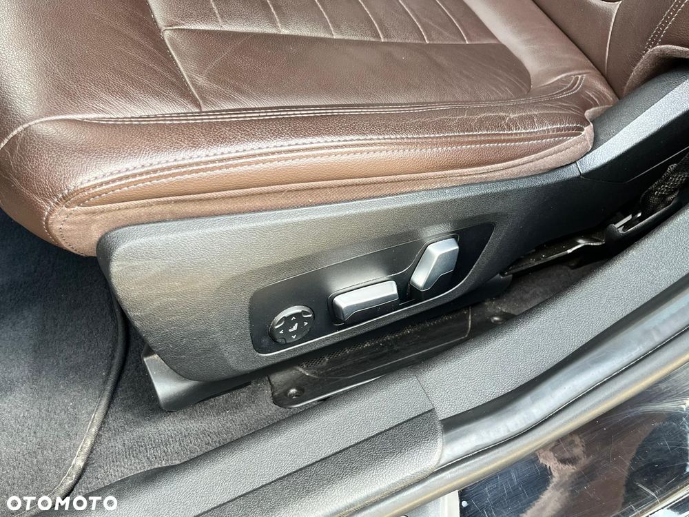 BMW Seria 3 330i xDrive Advantage sport - 27