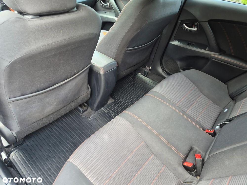 Toyota Avensis 2.0 D-4D Active Business - 7