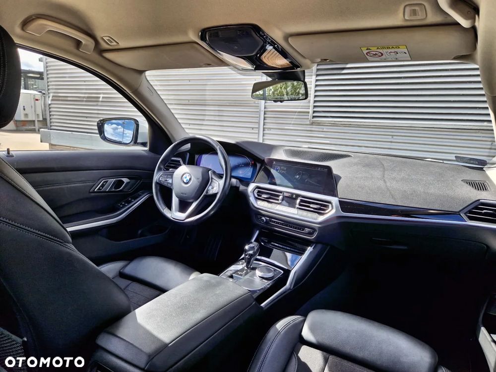 BMW Seria 3 318d Sport Line - 18