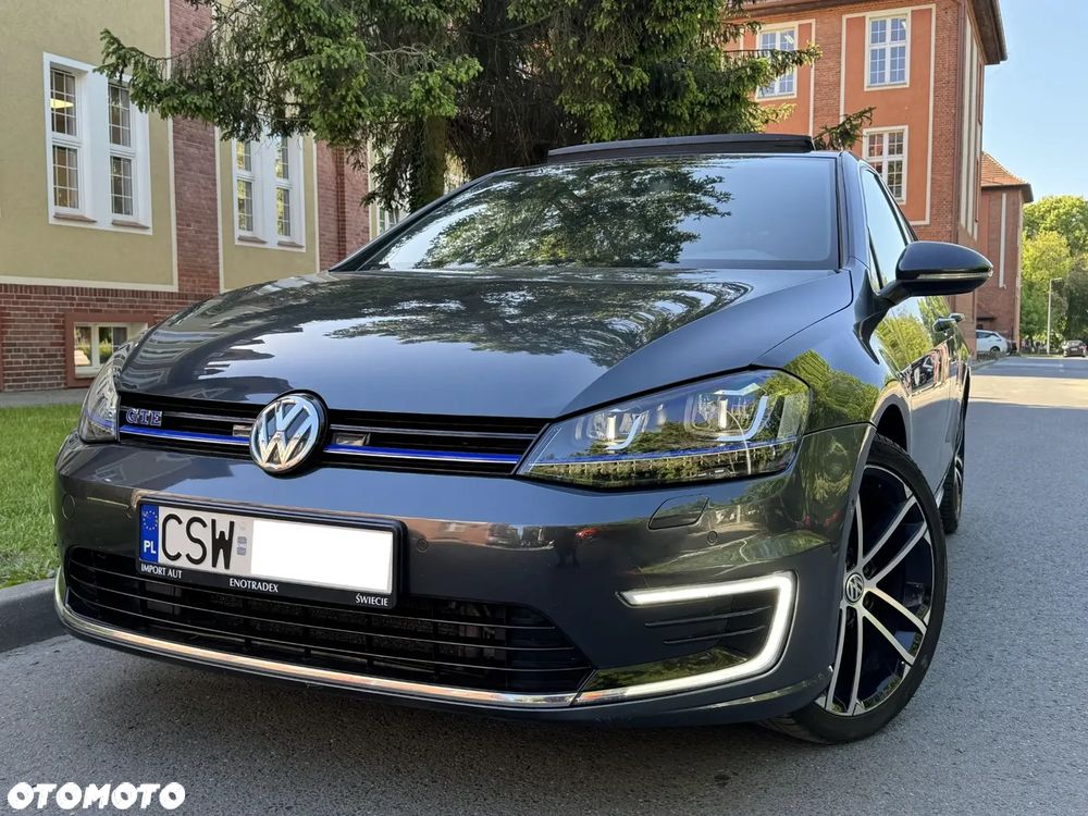 Volkswagen Golf - 2
