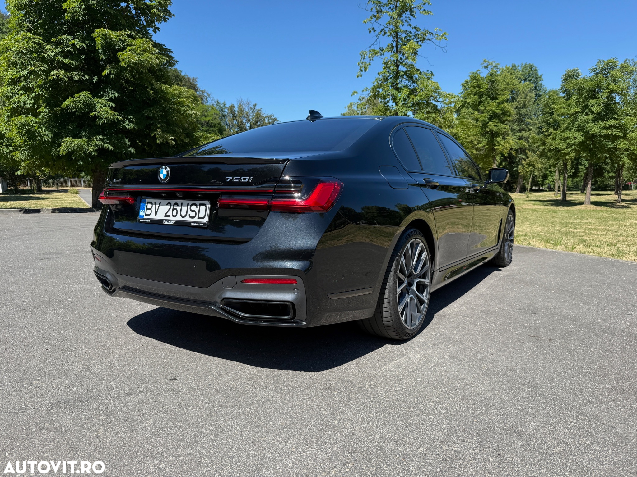 BMW Seria 7 750Li xDrive - 8