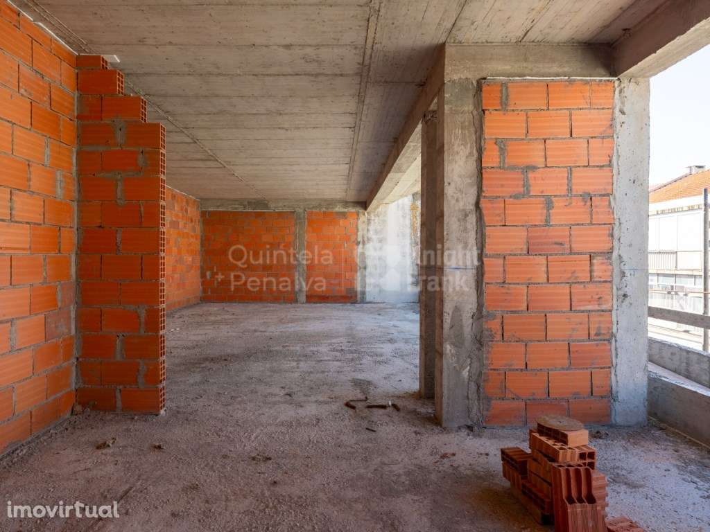 Apartamento T4 com garagem para venda em Cacilhas - Grande imagem: 4/37