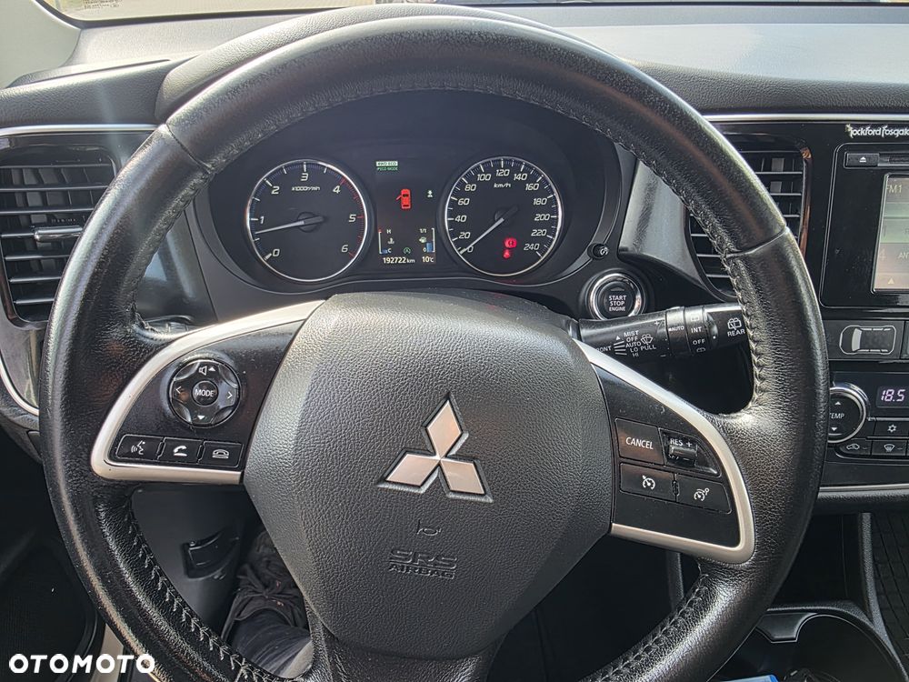 Mitsubishi Outlander 2.2 DI-D 4WD Invite - 25