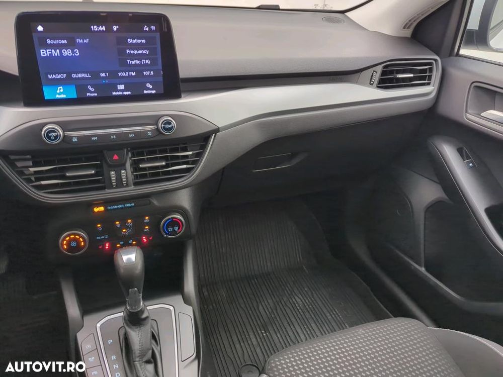 Ford Focus 1.0 EcoBoost Hybrid Aut. TITANIUM STYLE - 5