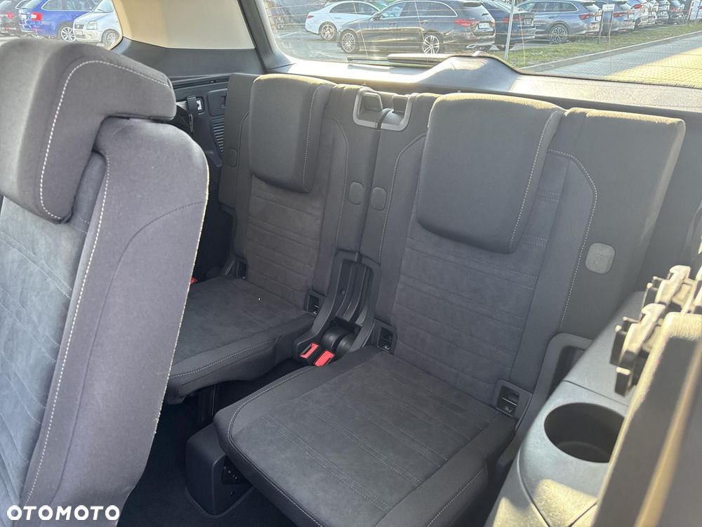 Volkswagen Touran - 16