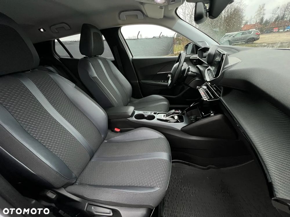 Peugeot 2008 1.5 BlueHDi Allure S&S EAT8 - 22