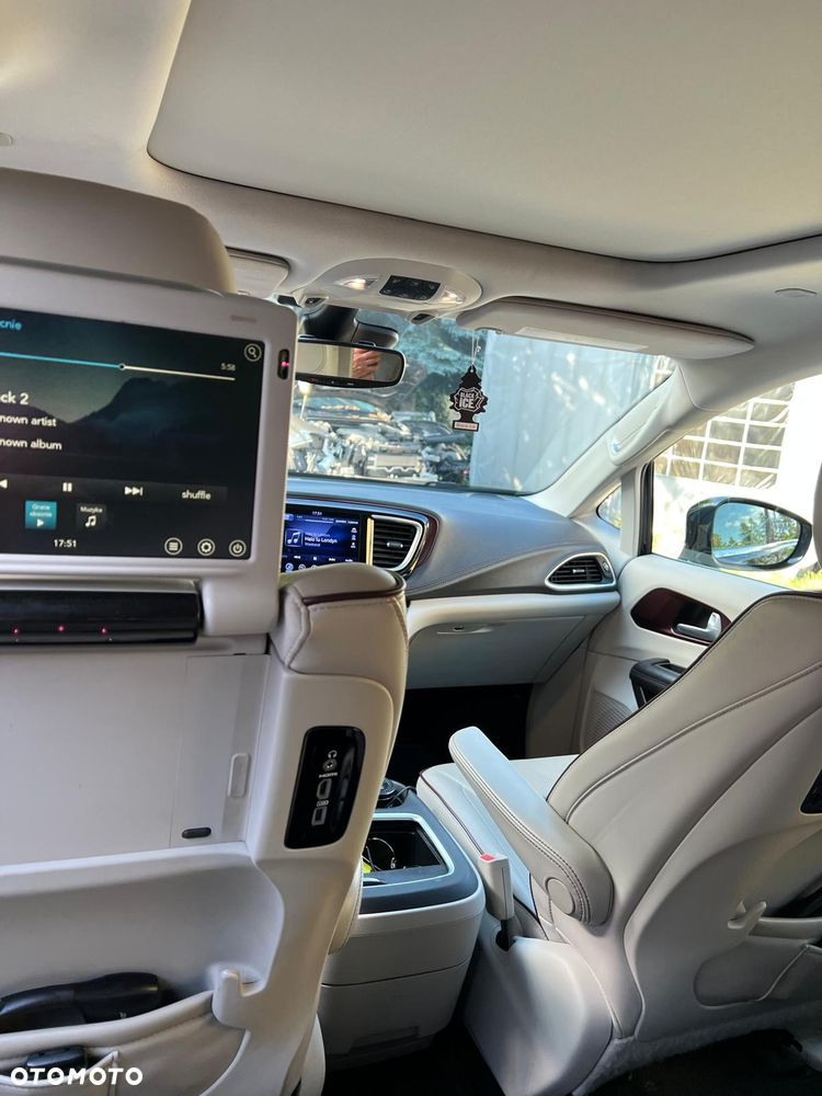 Chrysler Pacifica - 7