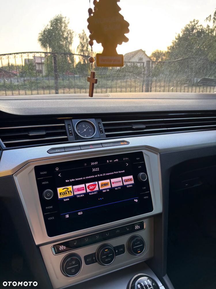 Volkswagen Passat 2.0 TDI SCR Comfortline - 8