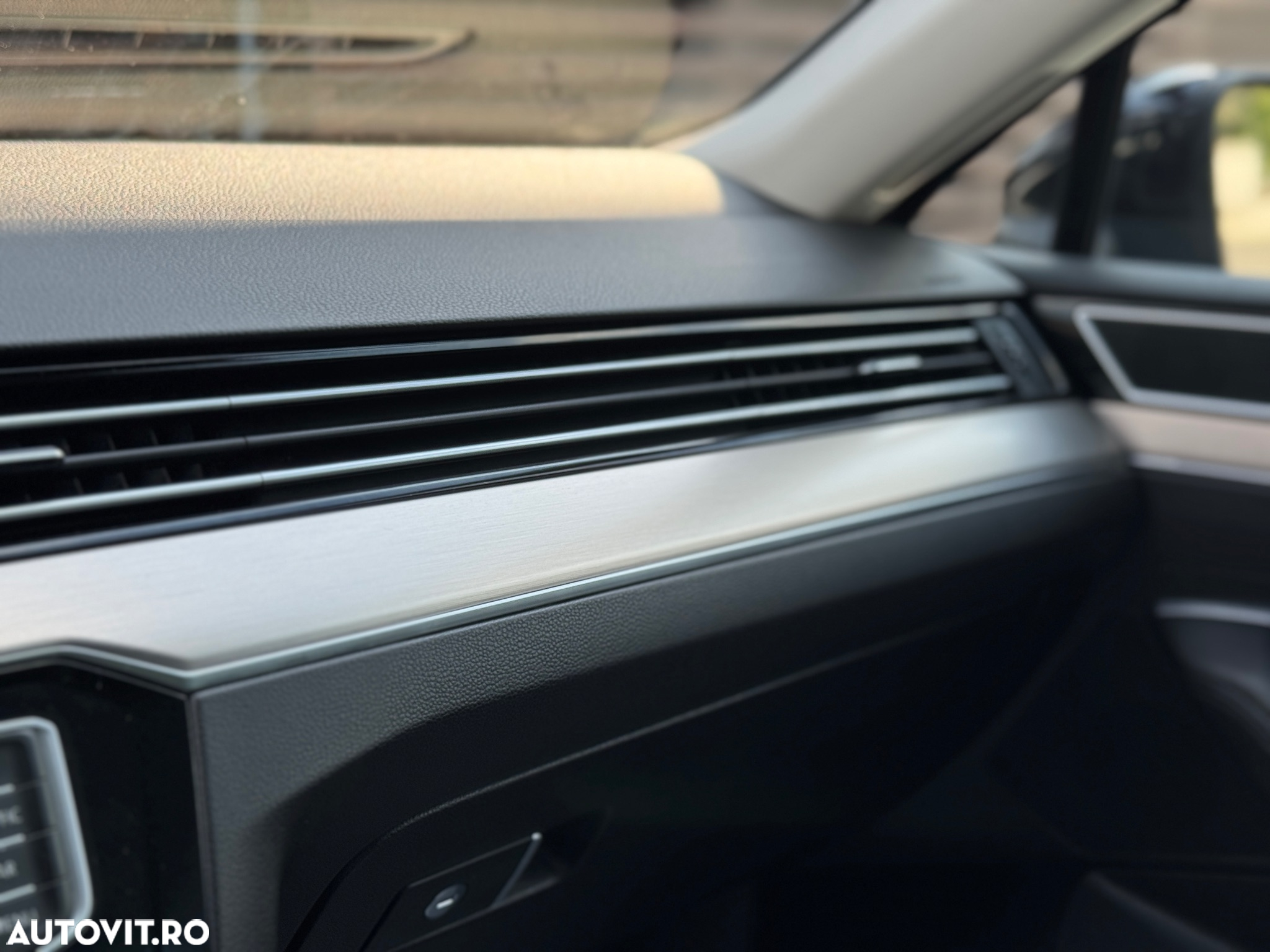 Volkswagen Passat Variant 2.0 TDI SCR DSG (BlueM. Tech) Highline - 22