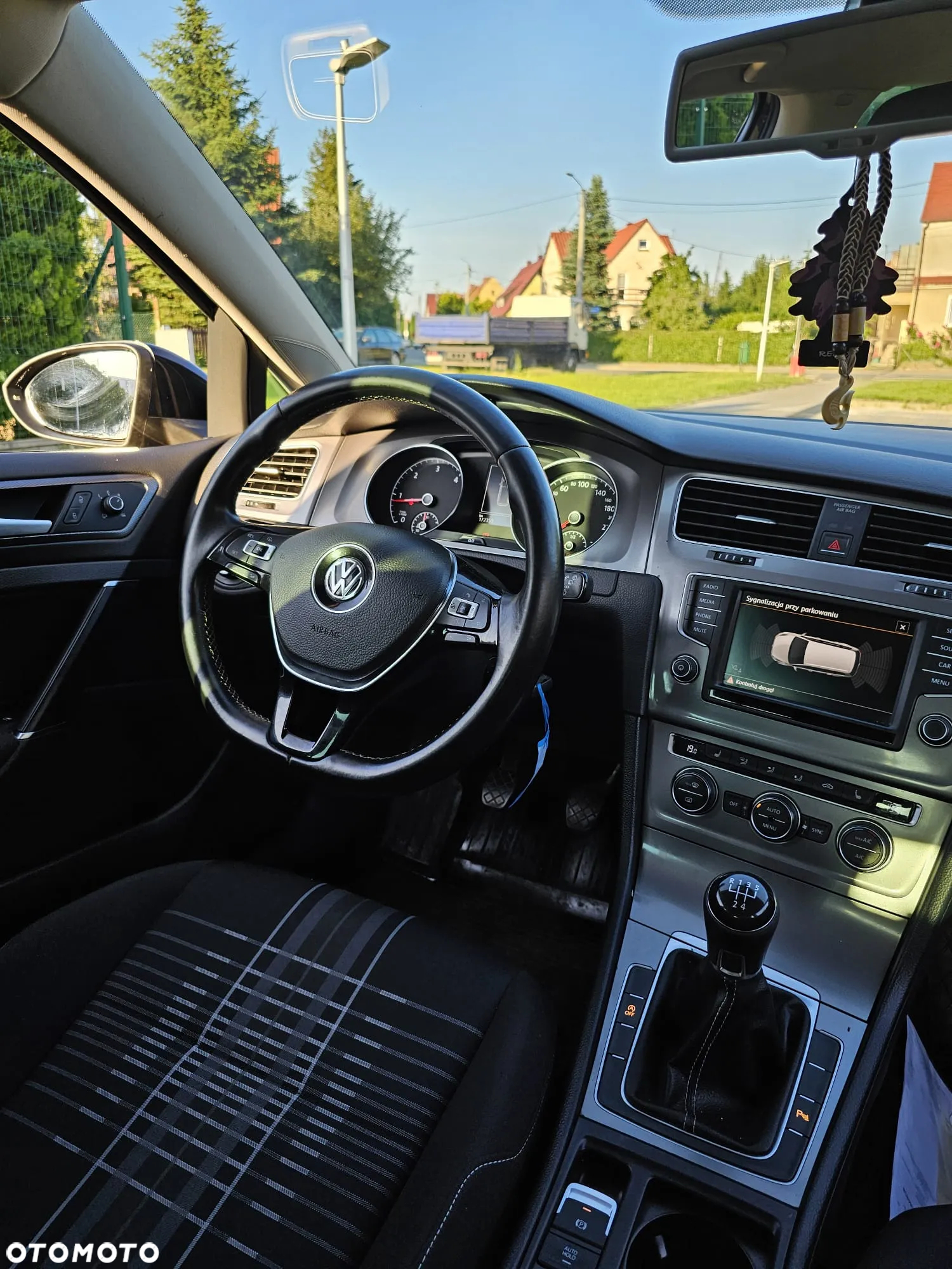 Volkswagen Golf 1.6 TDI 4Motion BlueMotion Technology Lounge - 16