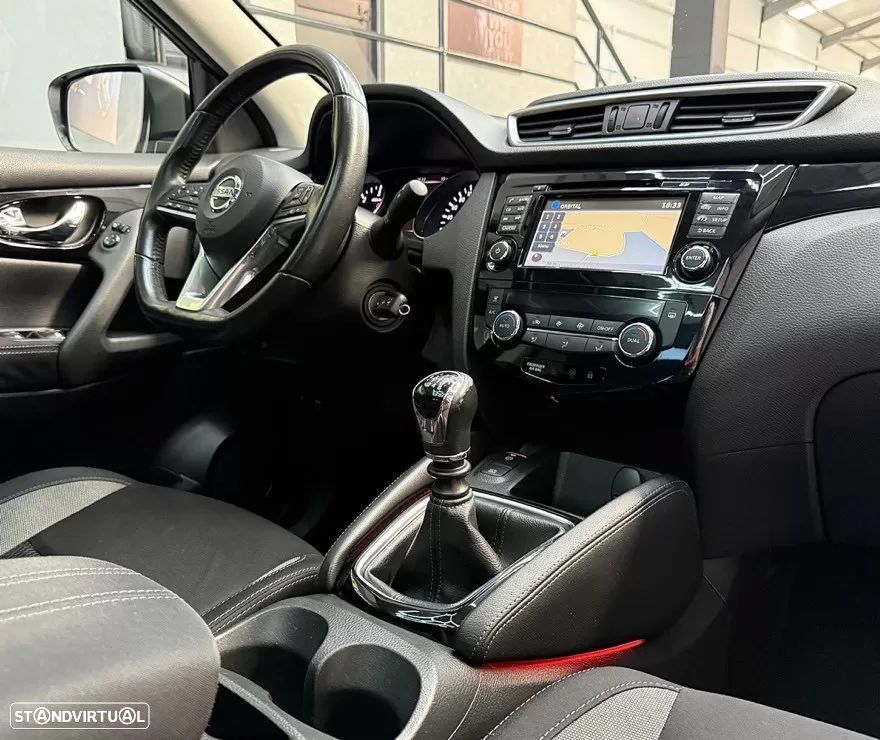 Nissan Qashqai 1.5 dCi N-Connecta - 21