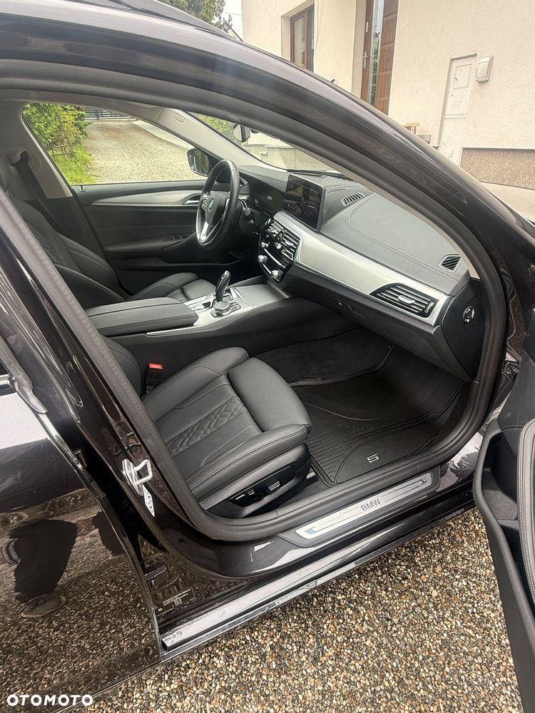 BMW Seria 5 530e xDrive PHEV M Sport - 6