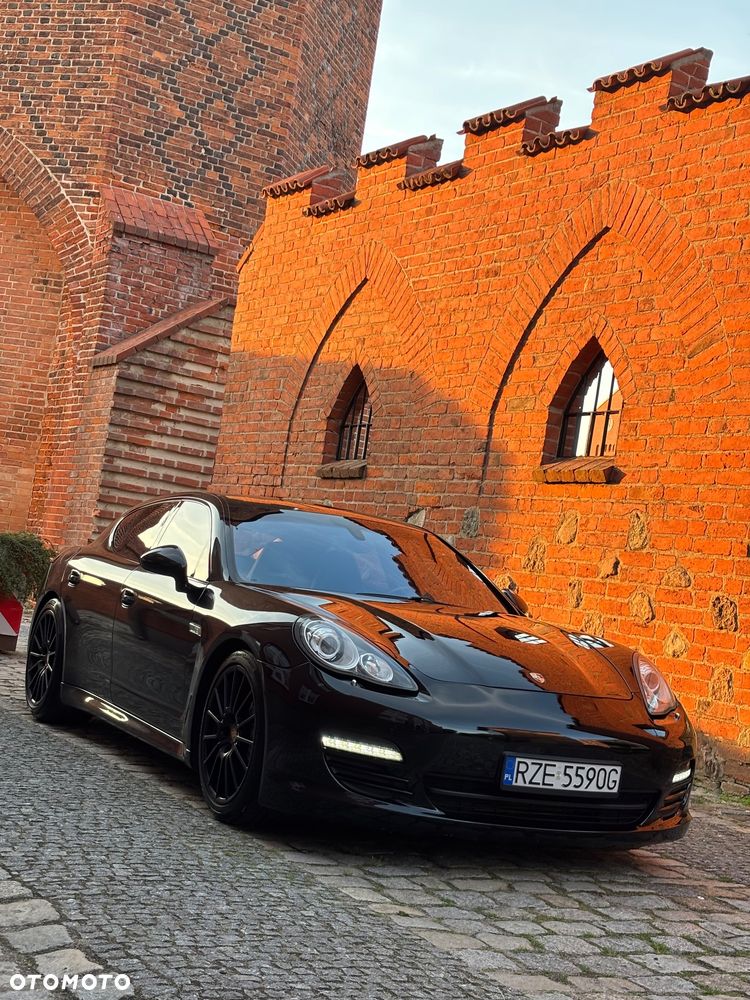 Porsche Panamera 4S - 1