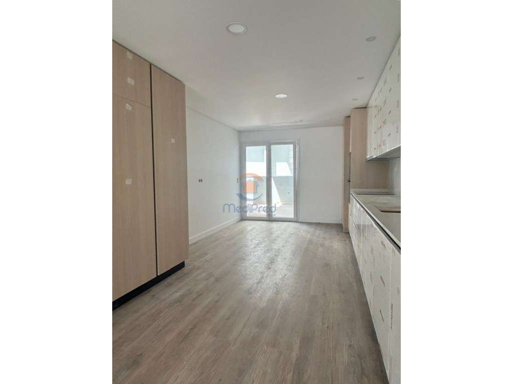 Apartamento T3 com TERRAÇO, Varanda e BOX 40 m2 | Ramada, Odivelas - Grande imagem: 4/65