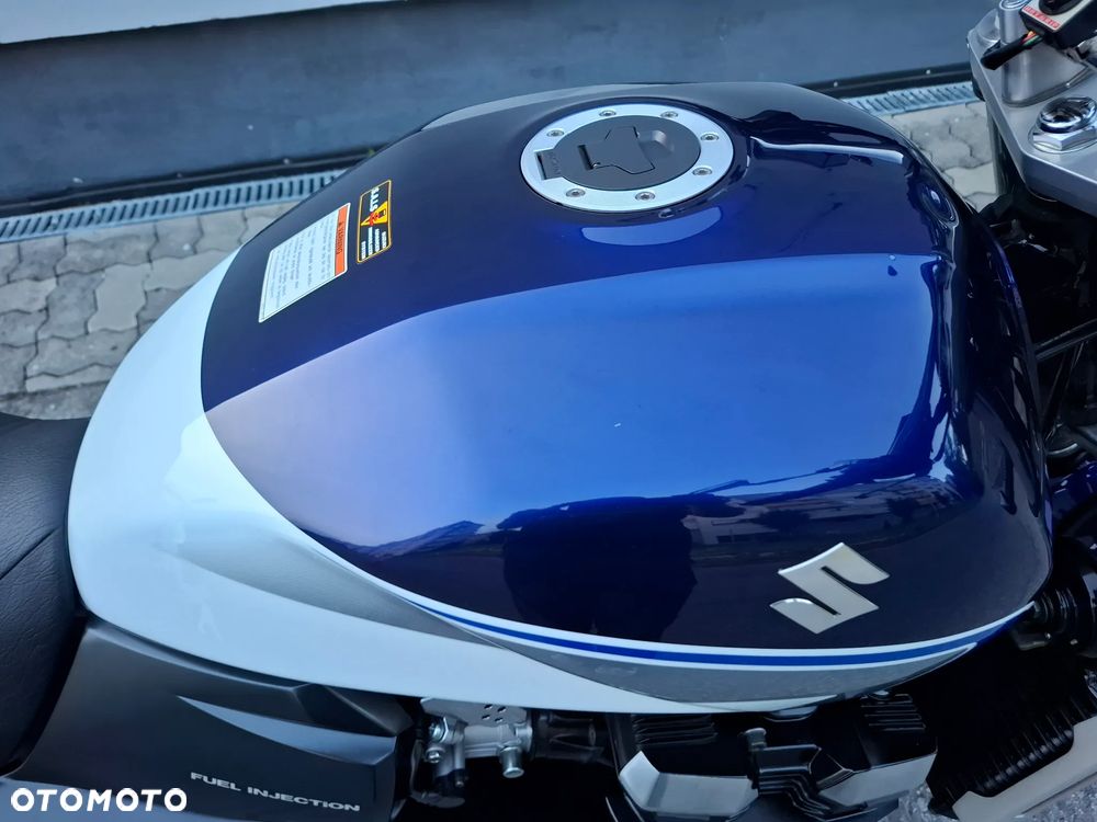 Suzuki GSX - 20