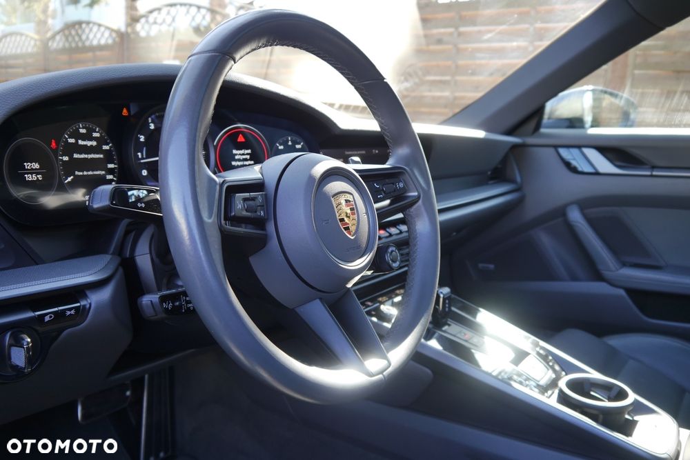 Porsche 911 Carrera 4S - 16