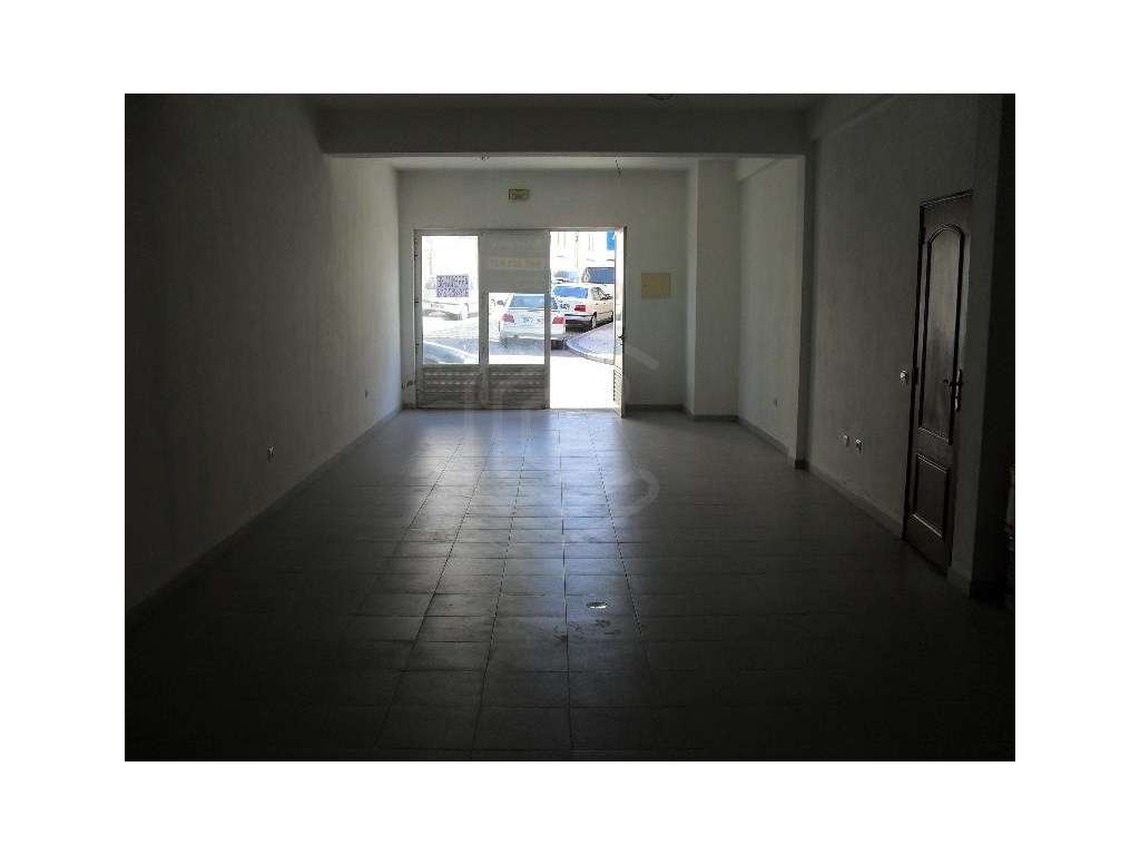 Loja para comércio ou serviços em zona central, Loulé, Algarve - Grande imagem: 3/4