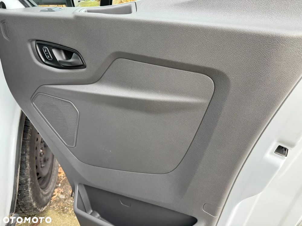 Ford Transit Kontener - 17