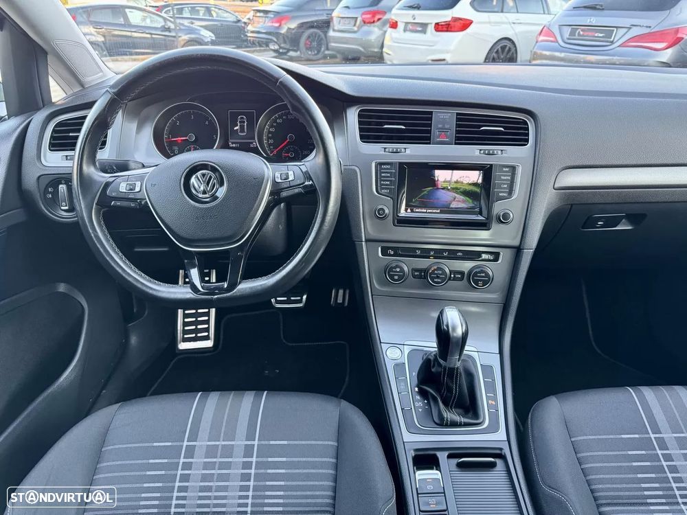 VW Golf 2.0 TDI Highline DSG - 8