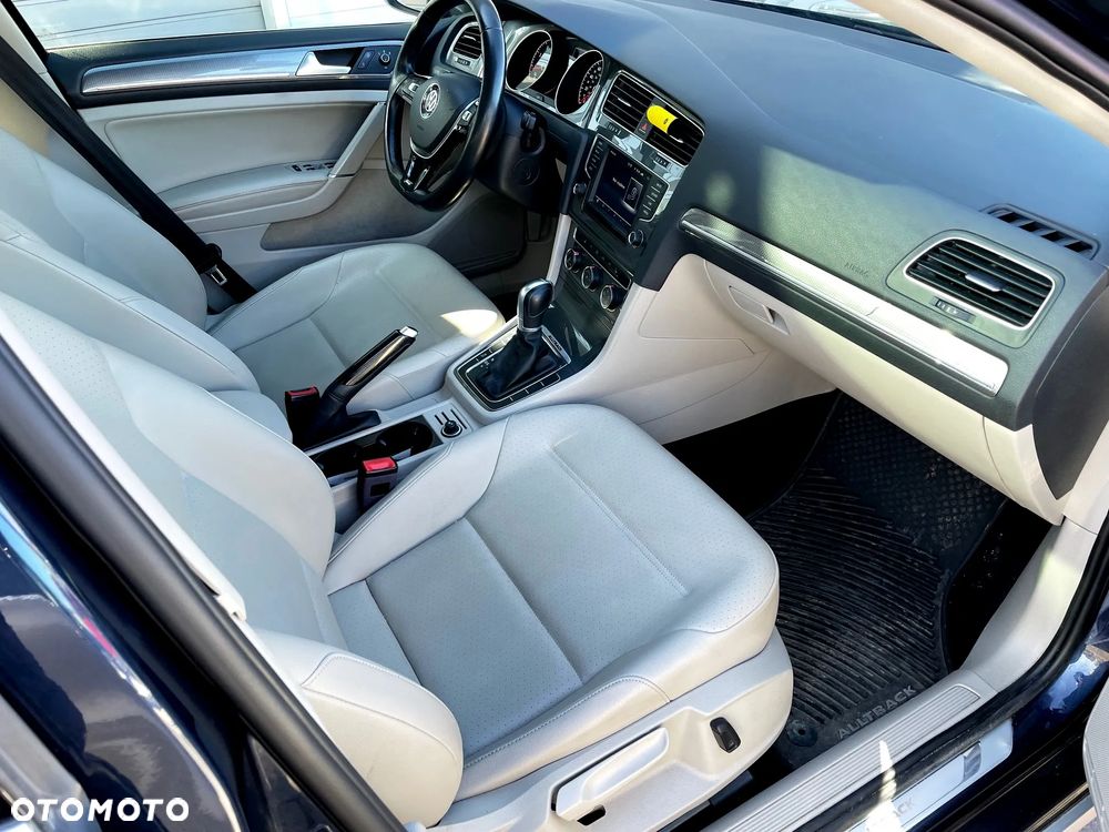 Volkswagen Golf Alltrack - 11