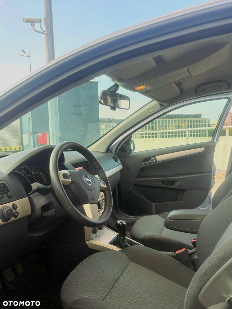 Opel Astra 1.4 Enjoy - 12