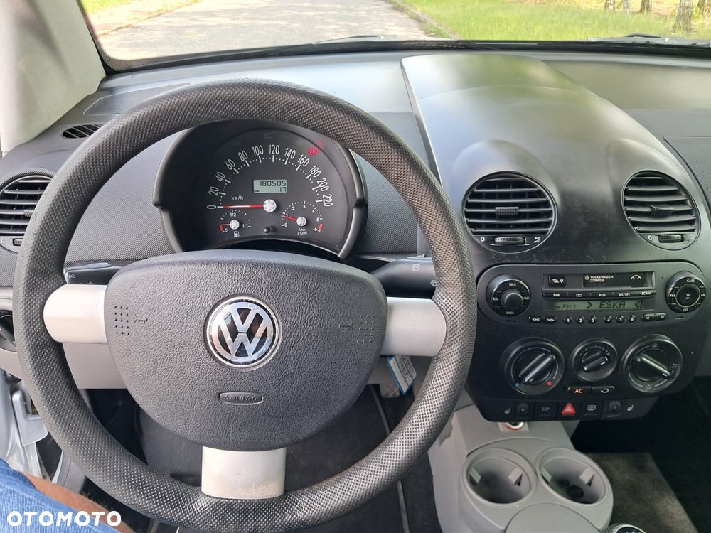 Volkswagen New Beetle - 16