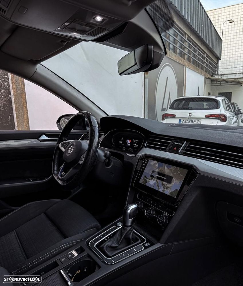 VW Passat Variant - 4