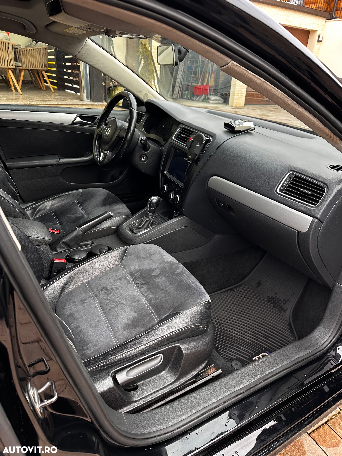 Volkswagen Jetta 2.0 TDI DSG Comfortline - 12