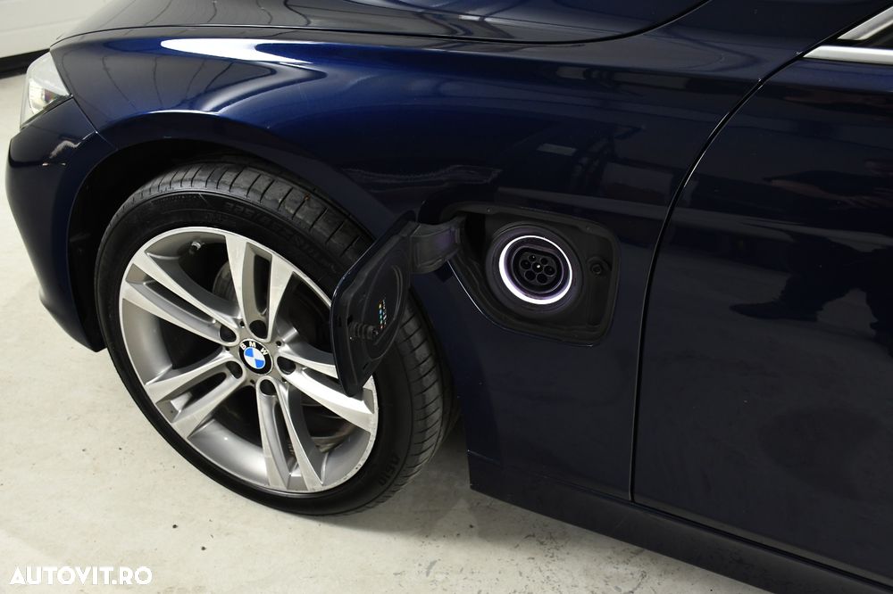 BMW Seria 3 330e iPerformance Sport Line - 19