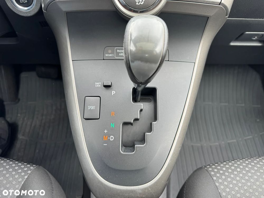 Toyota Verso 2.2 D-CAT Prestige 7os - 16