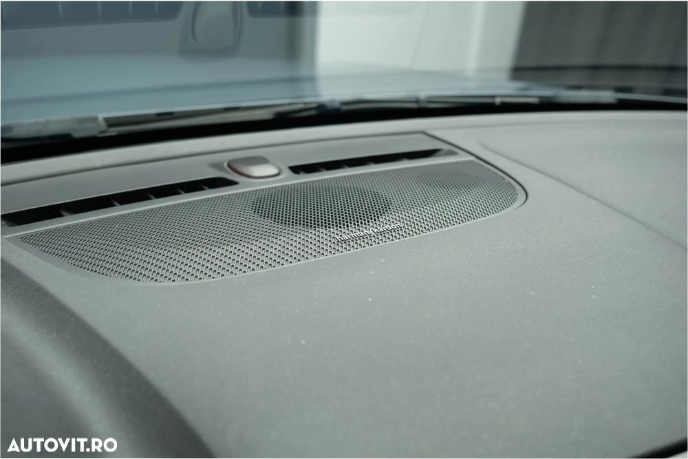 Volvo XC 40 B4 B AWD Geartronic RDesign - 37