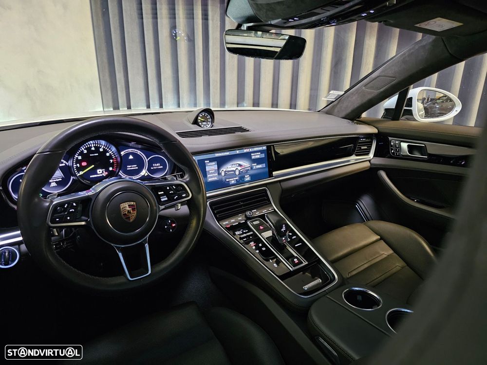 Porsche Panamera 4 E-Hybrid Executive - 12