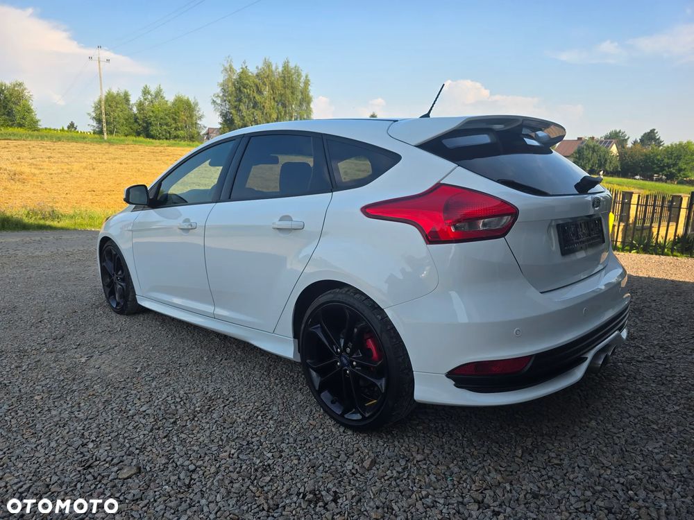 Ford Focus 2.0 EcoBoost ST mit Leder-Sport-Paket - 4
