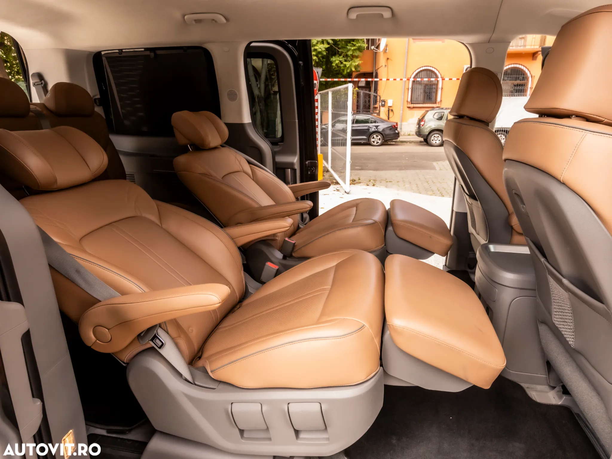 Hyundai Staria 2.2 CRDi Allrad Signature - 15