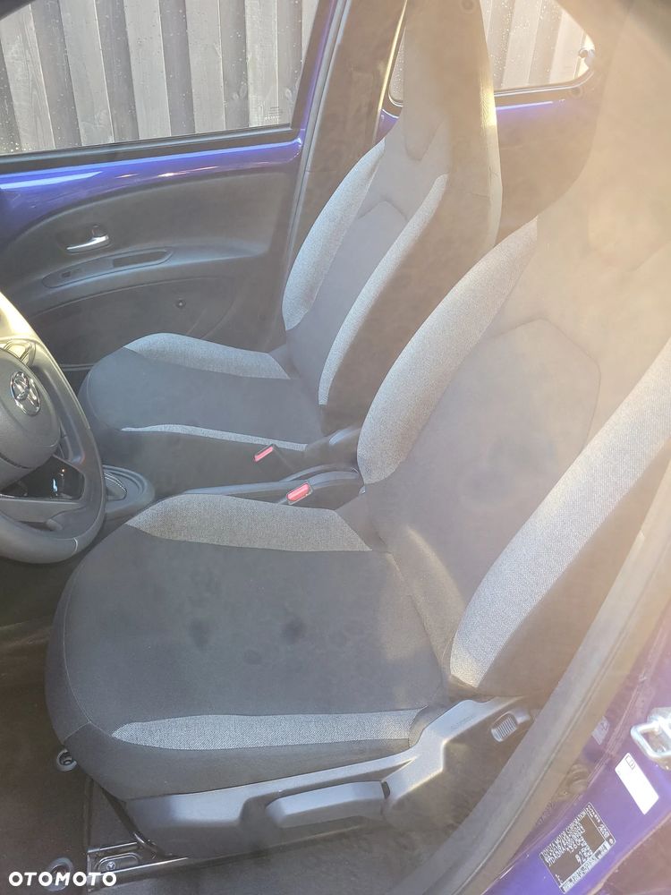 Toyota Aygo x.shift x-play connect - 12